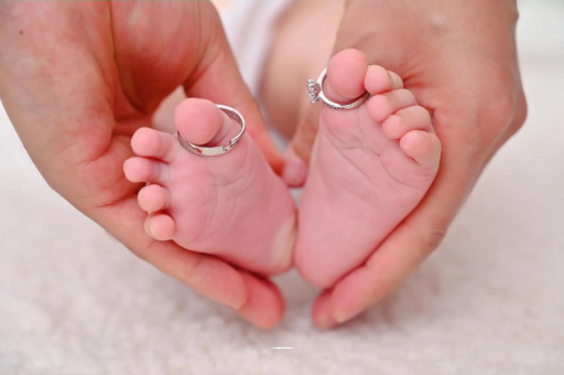 东莞满月宝宝只放屁不排便